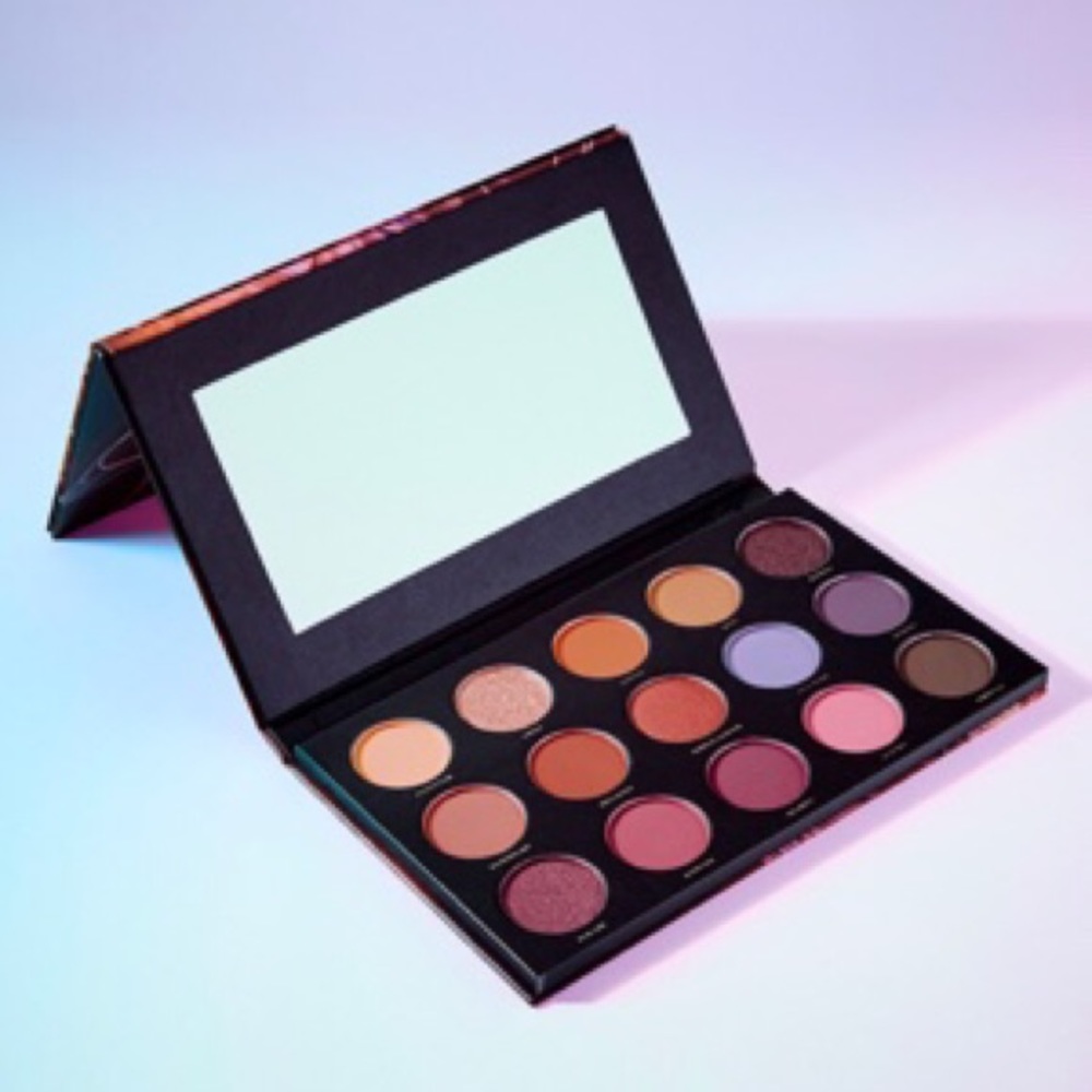 🆕 Hip Dot Zion Eye palette